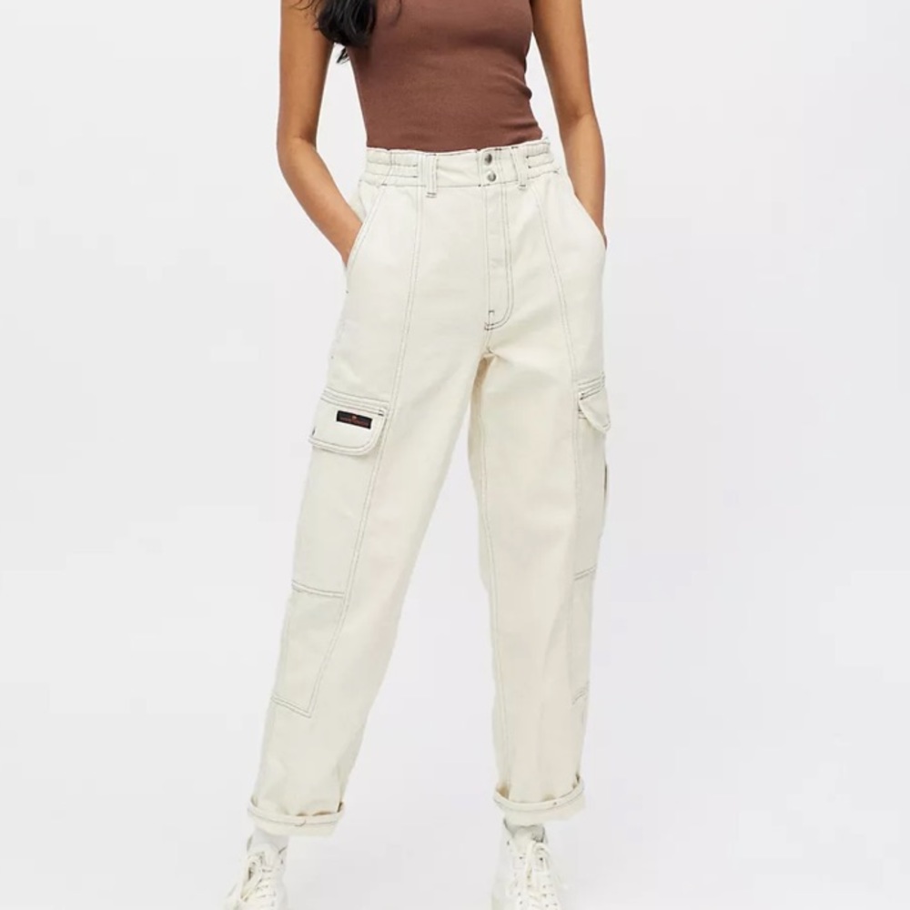 BDG - Hi-Waisted Skate Jeans in Ivory